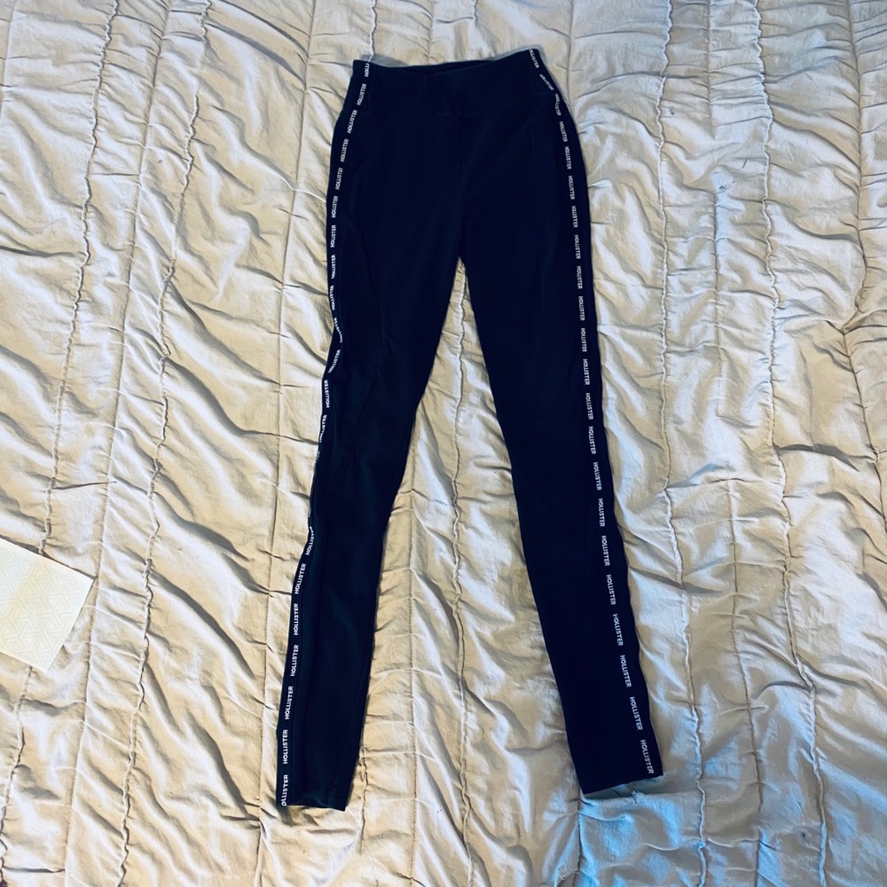 Black leggings